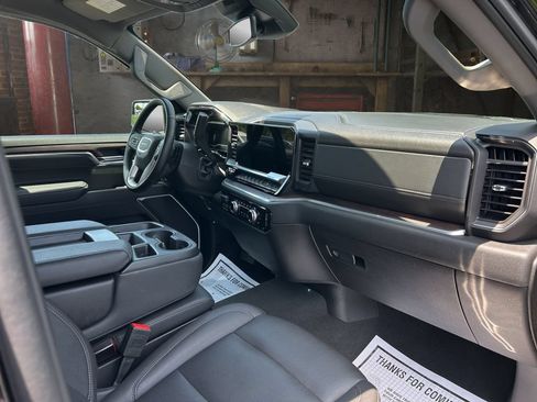Certified 2025 GMC Sierra 1500 SLT AWD/4WD image 18