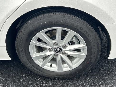 Used 2025 Toyota Camry LE w/ Convenience Package image 12