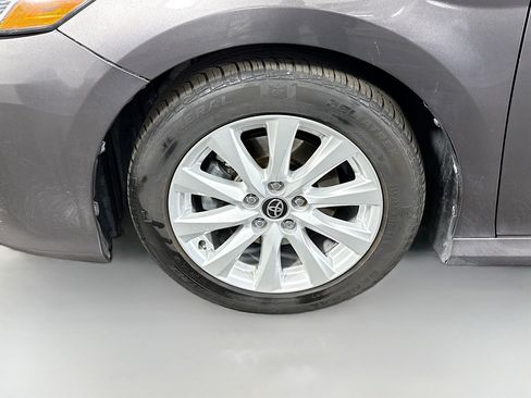 Used 2020 Toyota Camry LE image 37