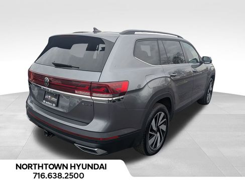 Used 2025 Volkswagen Atlas SE image 14