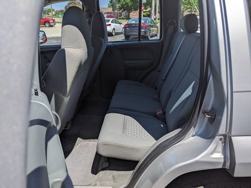 Used 2006 Jeep Liberty Sport AWD/4WD image 11