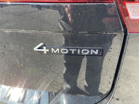 Used 2023 Volkswagen Tiguan SE image 9