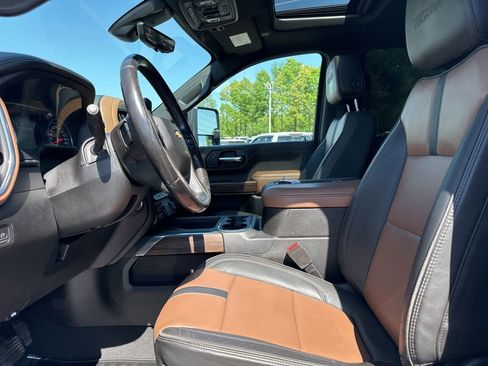 Used 2022 Chevrolet Silverado 3500 High Country w/ Z71 Off-Road Package image 9