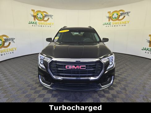 Certified 2024 GMC Terrain SLE w/ Driver Convenience Package FWD image 2