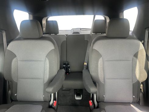 Used 2023 Chevrolet Traverse LT AWD/4WD image 10