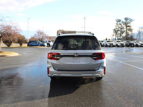 Certified 2025 Honda Odyssey Touring image 8