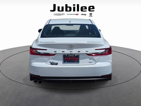 Used 2025 Toyota Camry SE FWD image 3