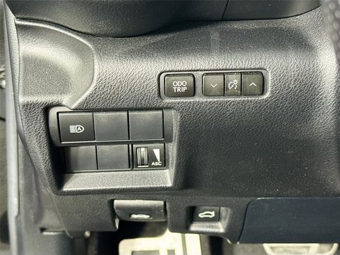 Used 2022 Lexus IS 350 F Sport RWD image 10