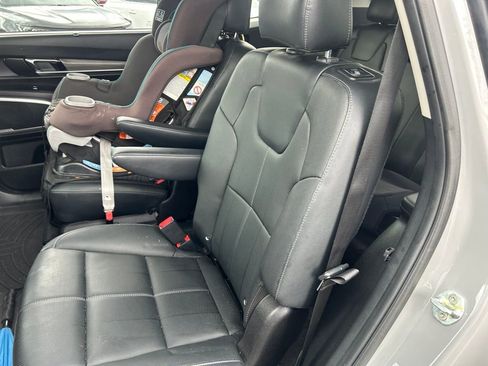 Used 2022 Kia Telluride EX w/ EX Premium Package AWD/4WD image 23