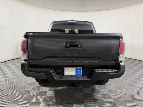 Used 2023 Toyota Tacoma TRD Off-Road w/ Technology Package AWD/4WD image 8