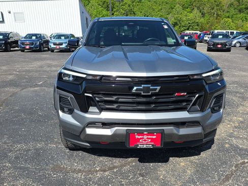 Used 2023 Chevrolet Colorado Z71 w/ Z71 Convenience Package 2 AWD/4WD image 3