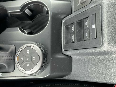 New 2026 Ford Bronco Badlands w/ Sasquatch Package image 28