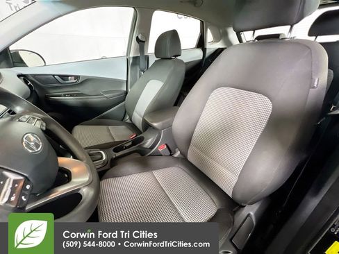 Used 2021 Hyundai Kona SE image 23