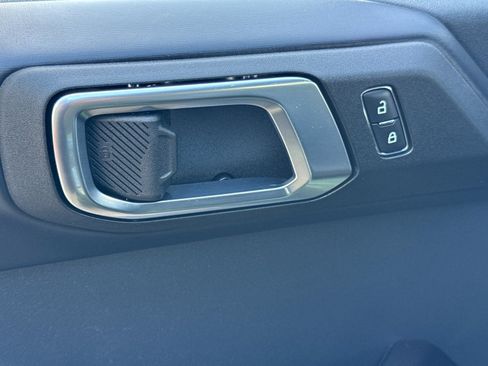 Used 2025 Ford Bronco Outer Banks AWD/4WD image 14