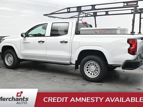 Used 2024 Chevrolet Colorado W/T w/ Safety Package RWD image 4