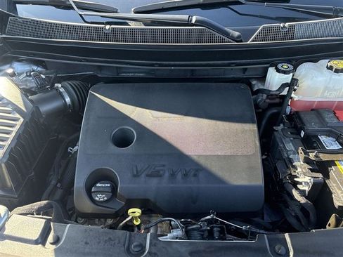 Certified 2023 Chevrolet Traverse LT image 28