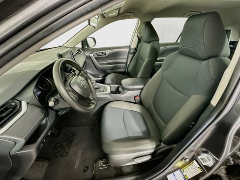Used 2022 Toyota RAV4 LE w/ Carpet Mat Package (TMS) AWD/4WD image 13