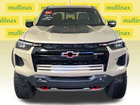 Used 2024 Chevrolet Colorado ZR2 w/ Safety Package image 15