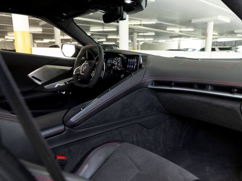 Used 2023 Chevrolet Corvette Stingray Premium Conv w/ Z51 Performance Package RWD image 22