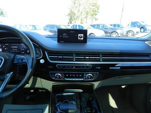 Used 2018 Audi Q7 3.0T Prestige image 18