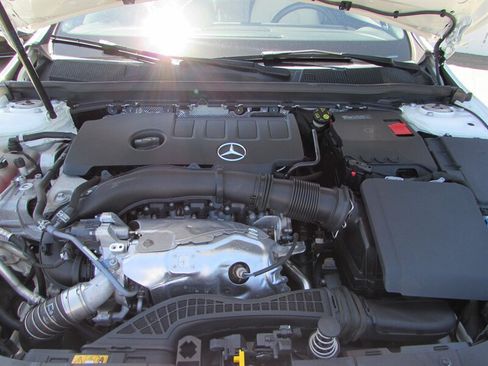 Used 2021 Mercedes-Benz CLA 250 image 26