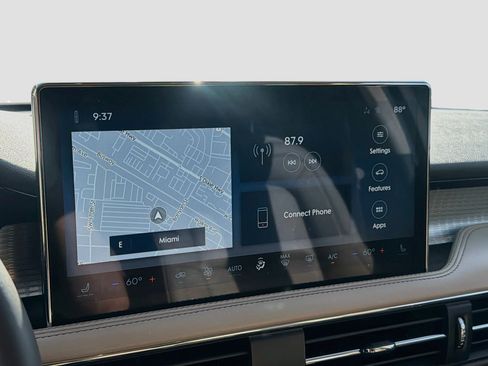 Used 2023 Lincoln Corsair FWD image 12