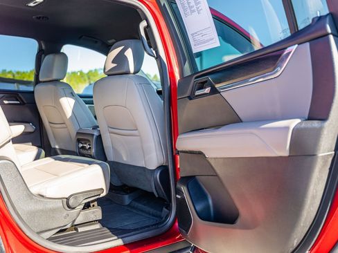 Used 2024 GMC Acadia Elevation w/ Black Edition image 13