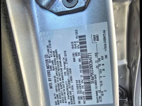 Used 2019 Ford Fusion SEL image 12