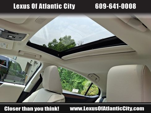 Used 2025 Lexus ES 300h w/ Premium Package FWD image 14