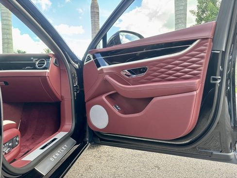 Used 2024 Bentley Flying Spur W12 image 24