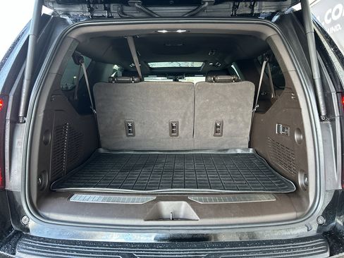 Used 2022 GMC Yukon XL Denali image 16