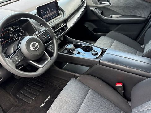Used 2023 Nissan Rogue SV image 10