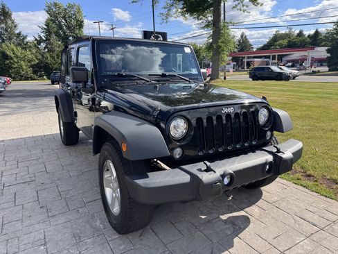 Used 2018 Jeep Wrangler Unlimited Sport S AWD/4WD image 16