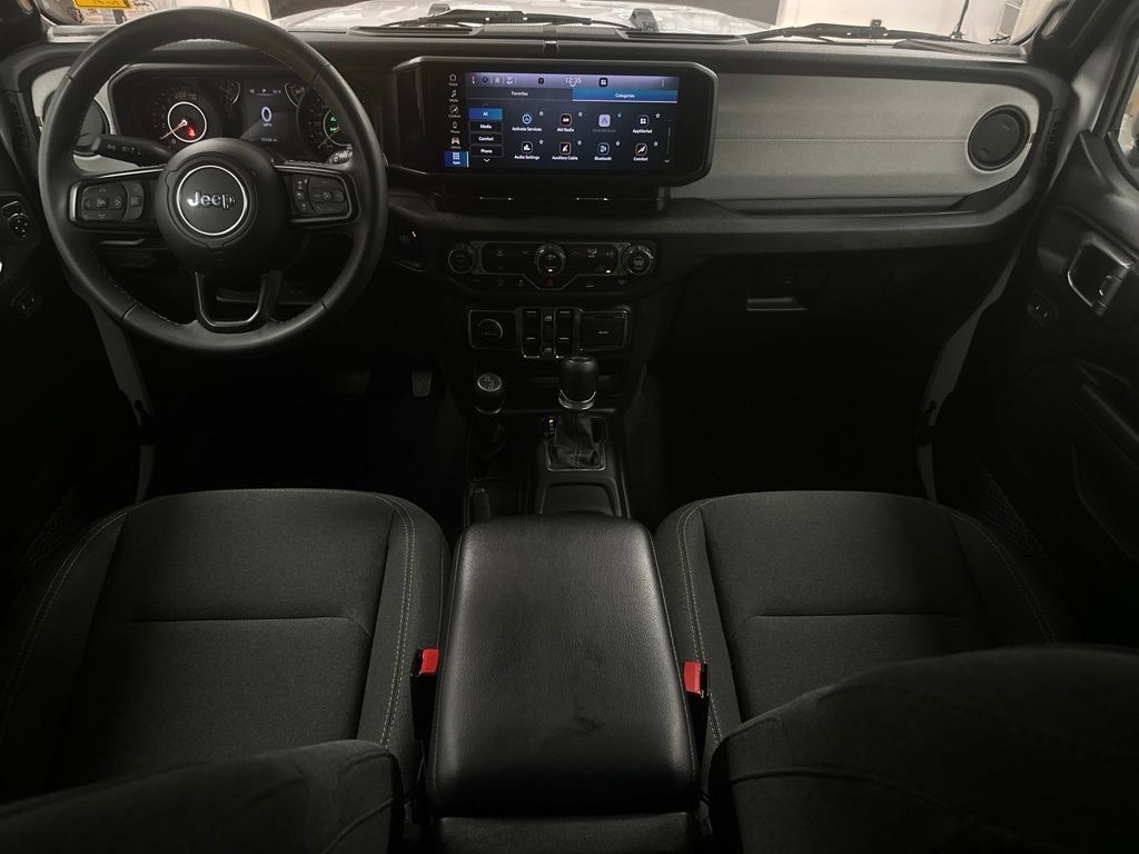 Used 2025 Jeep Wrangler Unlimited Sport AWD/4WD image 3