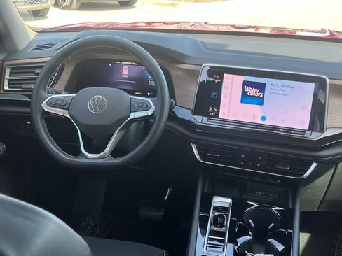 Used 2024 Volkswagen Atlas SE w/ Black Wheel Package image 22