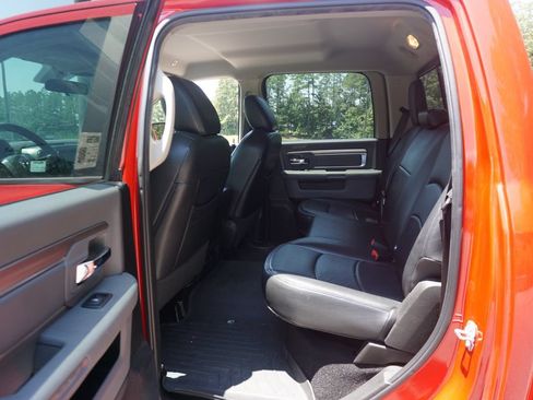 Used 2019 RAM 1500 Classic SLT AWD/4WD image 12