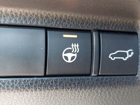 Used 2022 Toyota RAV4 XLE Premium AWD/4WD image 40