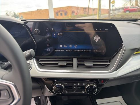 New 2026 Chevrolet Trax LT w/ LT Convenience Package image 18