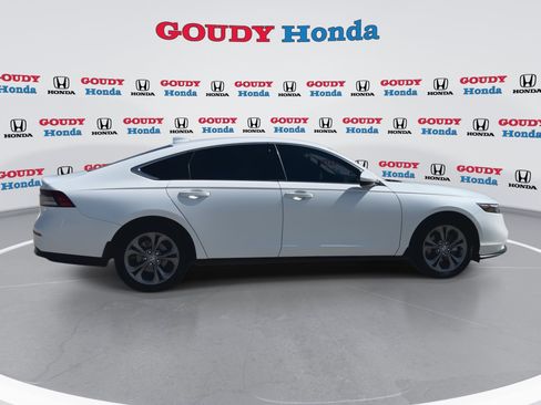 Used 2024 Honda Accord EX image 9