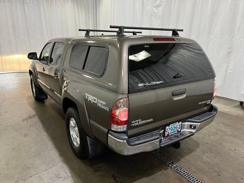 Used 2015 Toyota Tacoma PreRunner w/ TRD Off-Road Package RWD image 6
