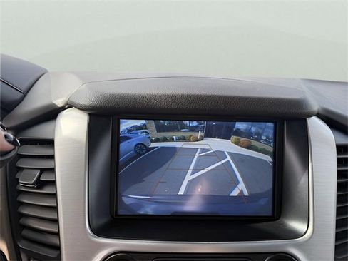 Used 2019 GMC Yukon XL SLT w/ Open Road Package image 17