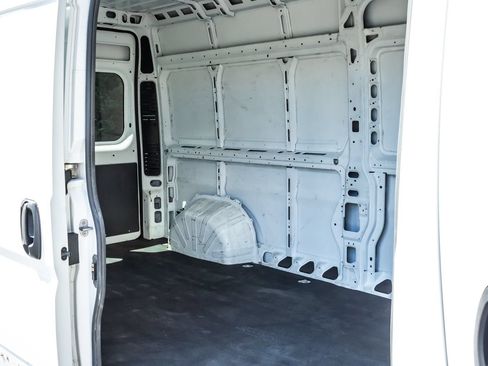Used 2022 RAM ProMaster 2500 FWD image 17