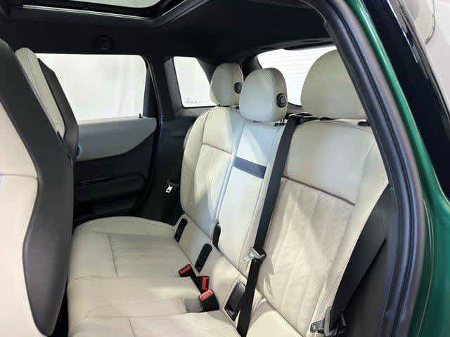Used 2026 MINI Cooper 4-Door Hardtop FWD image 12
