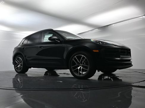 Certified 2026 Porsche Macan AWD/4WD image 58