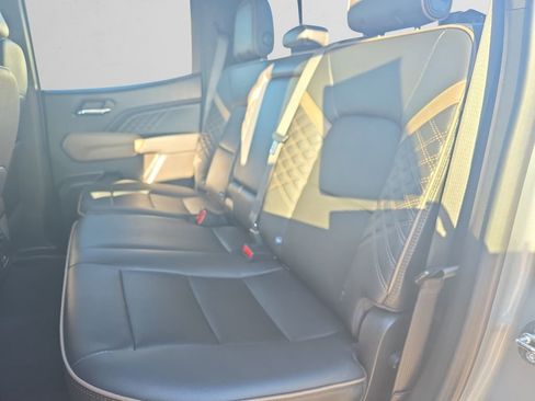Used 2023 GMC Canyon Denali AWD/4WD image 15