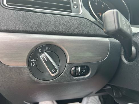 Used 2016 Volkswagen Jetta Sport image 43