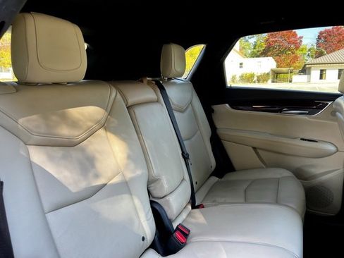 Used 2017 Cadillac XT5 Luxury w/ Driver Awareness Package image 22