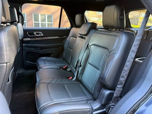 Used 2017 Ford Explorer Platinum AWD/4WD image 28