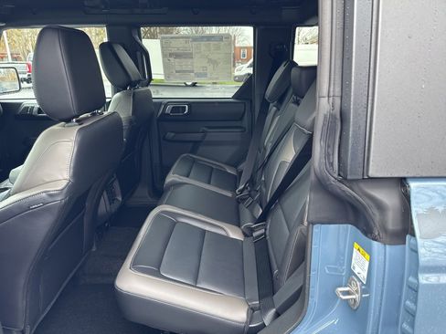 New 2025 Ford Bronco Outer Banks w/ Sasquatch Package image 18