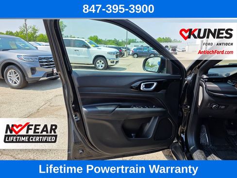 Used 2024 Jeep Compass Trailhawk AWD/4WD image 13